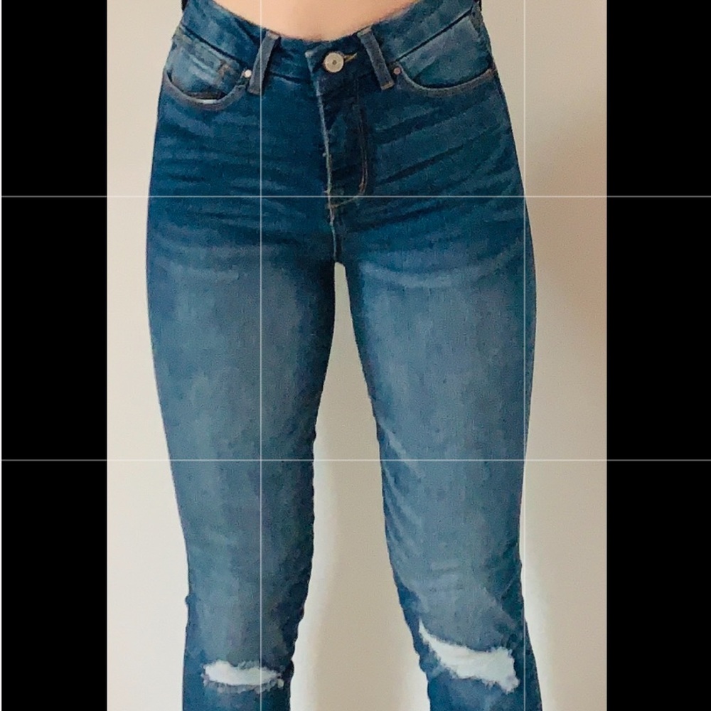 jeans with knee rip